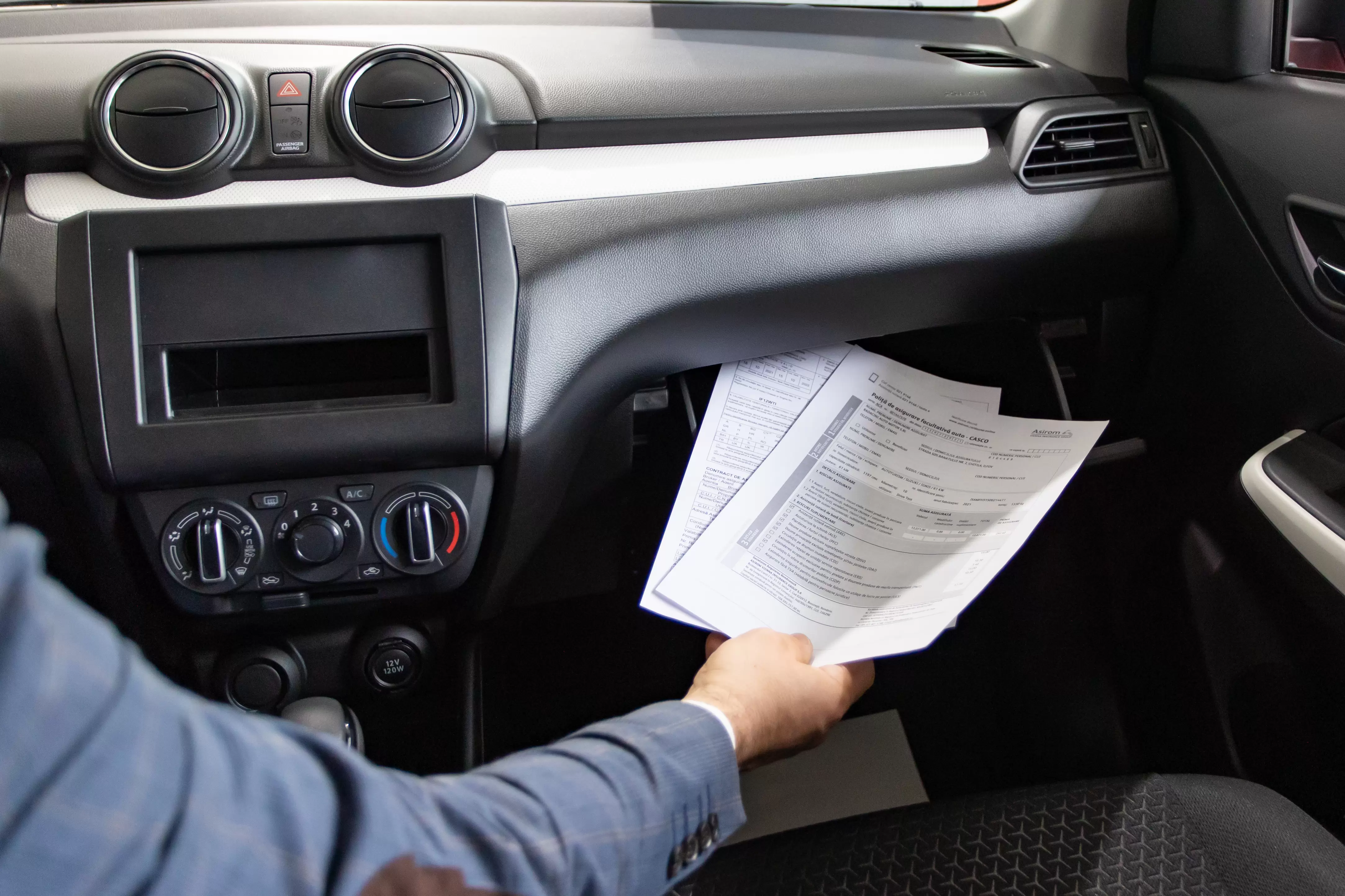 Asigurări auto Rădăcini