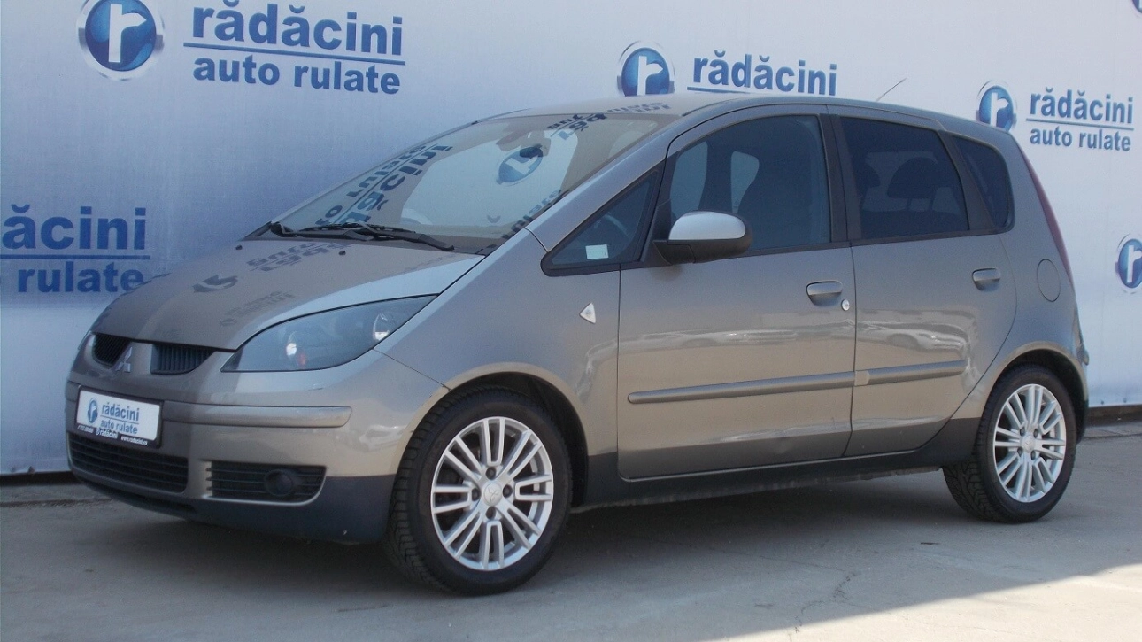 MITSUBISHI COLT