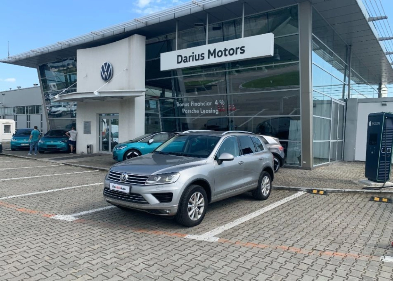 VOLKSWAGEN TOUAREG SUV 2015