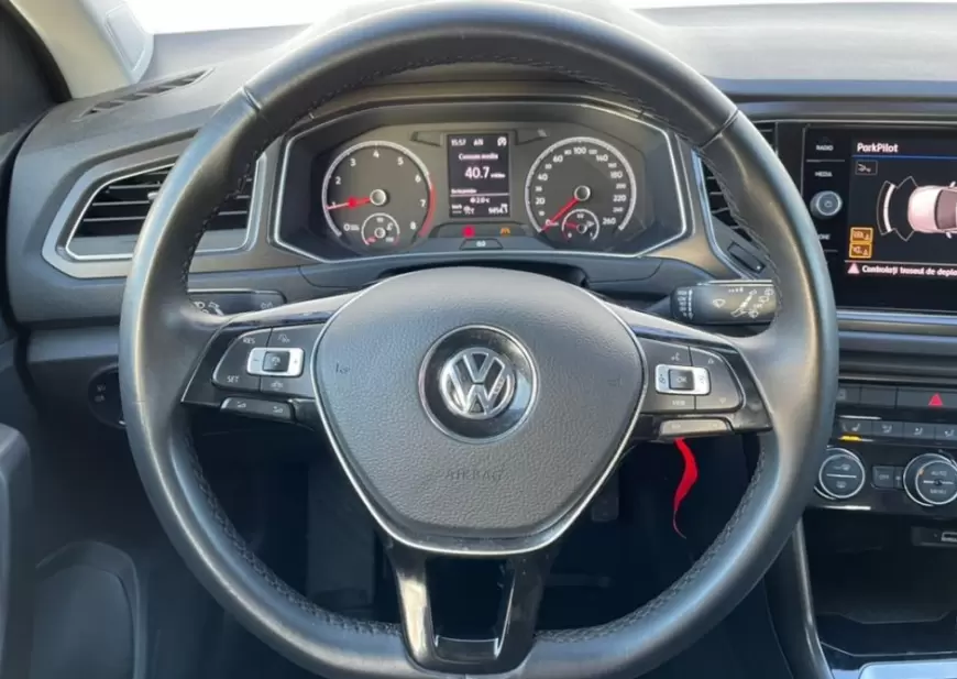 Volkswagen T-Roc SUV 2020