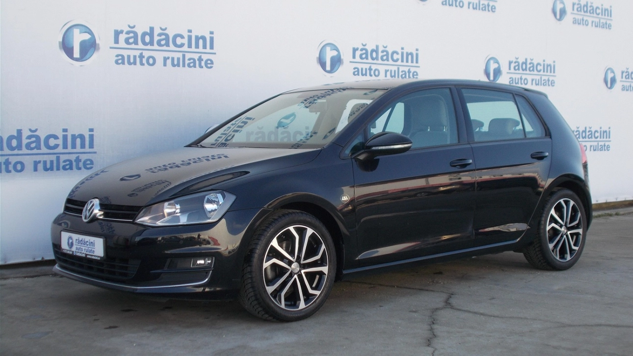 VOLKSWAGEN GOLF Hatchback 2017