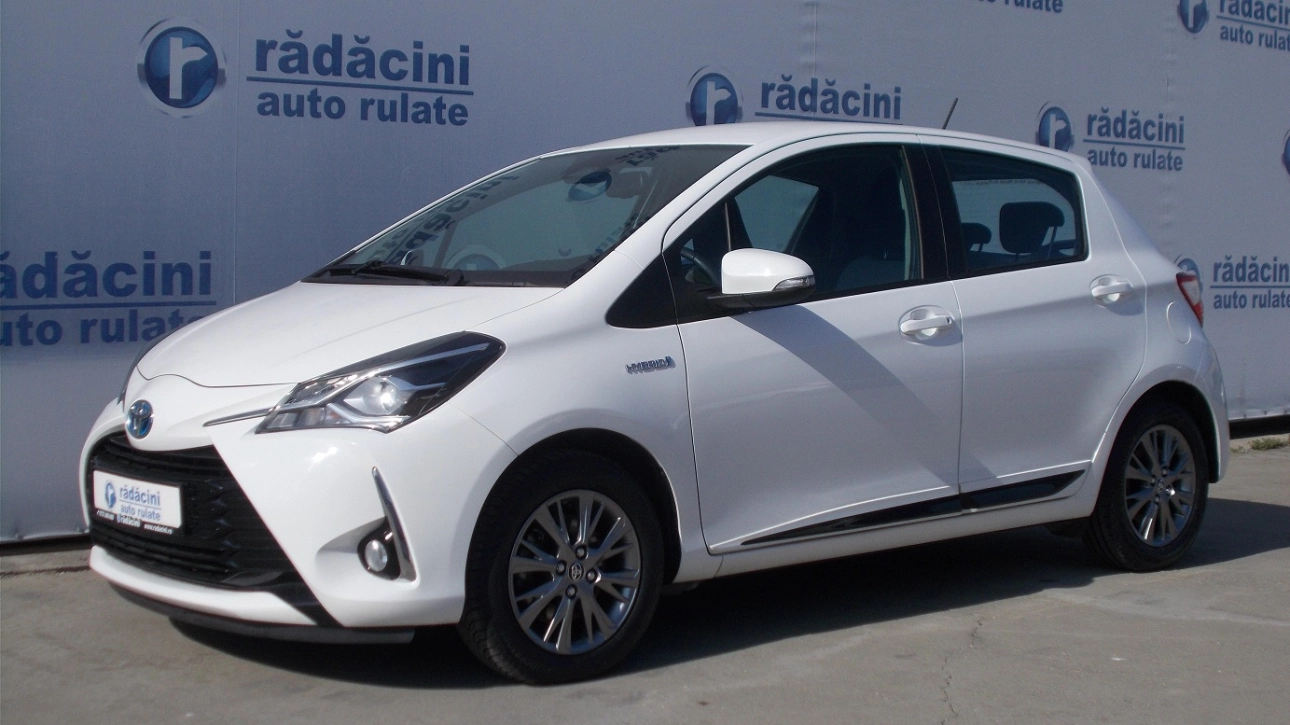 TOYOTA YARIS Hatchback 2017