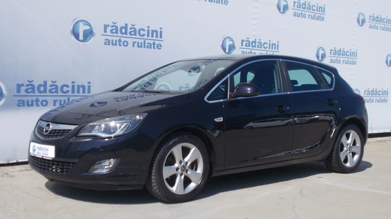 OPEL ASTRA Hatchback 2011