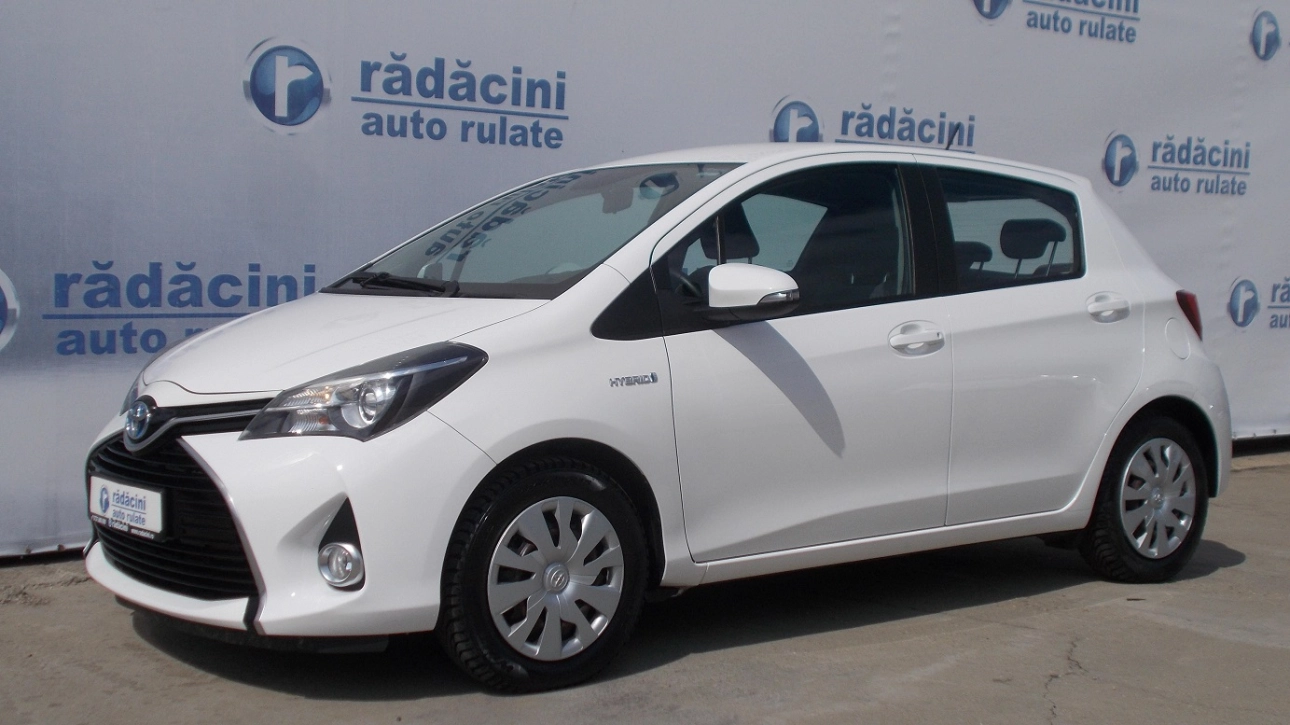 TOYOTA YARIS HYBRID Hatchback 2016