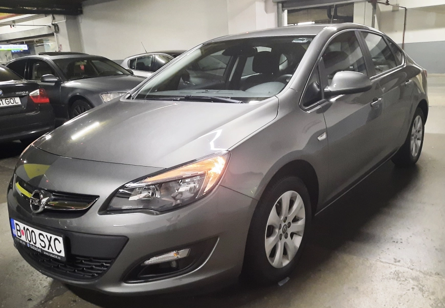 Opel Astra J Turbo Sedan 2019