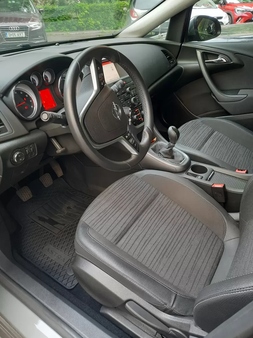 Opel Astra J Turbo Sedan 2019