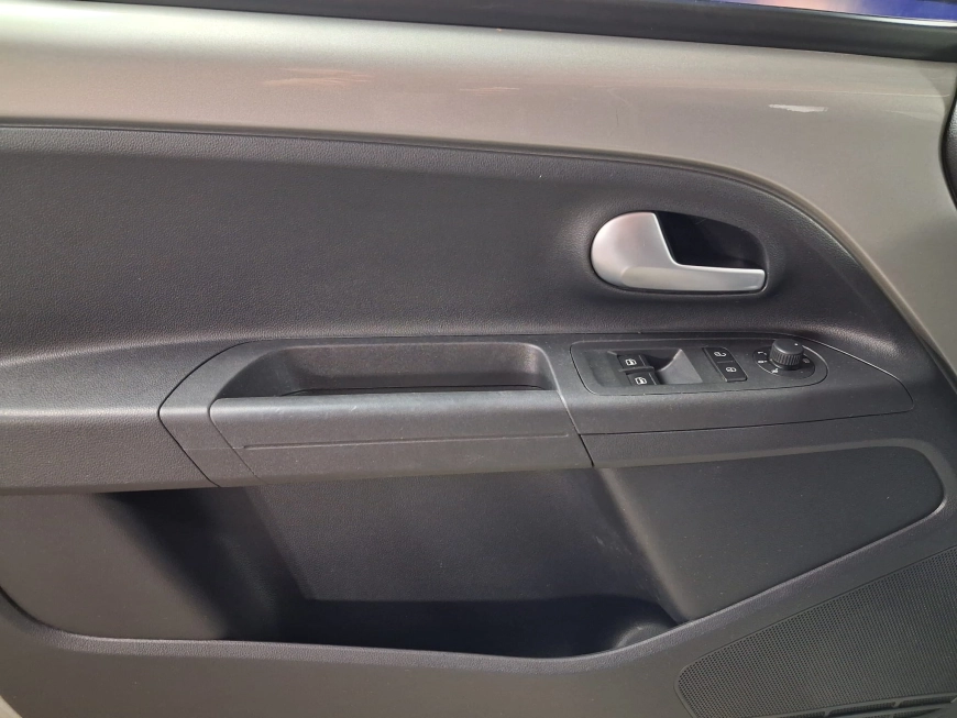 VOLKSWAGEN UP! 1.0i 75CP 2017