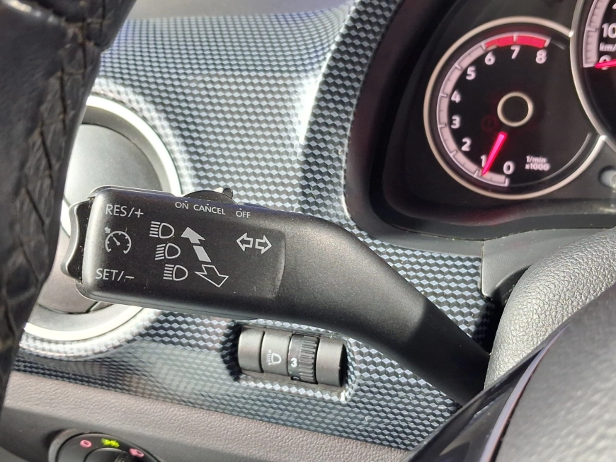 VOLKSWAGEN UP! 1.0i 75CP 2017