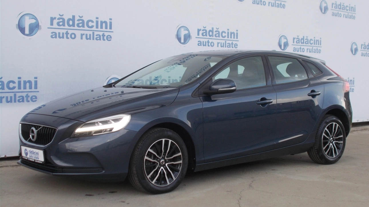VOLVO V40 Hatchback 2017