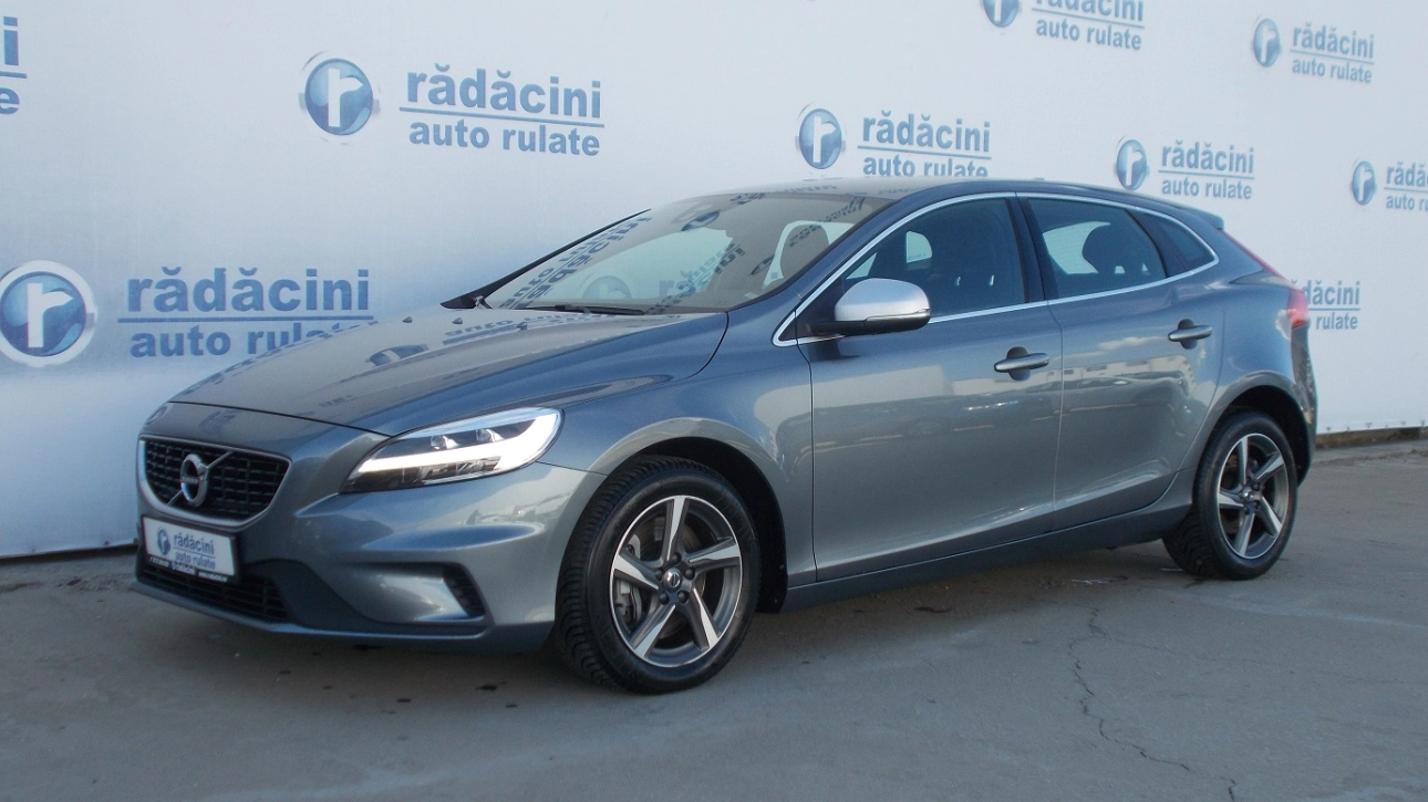 VOLVO V40 Hatchback 2018