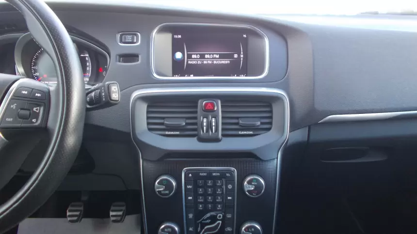 VOLVO V40 Hatchback 2018