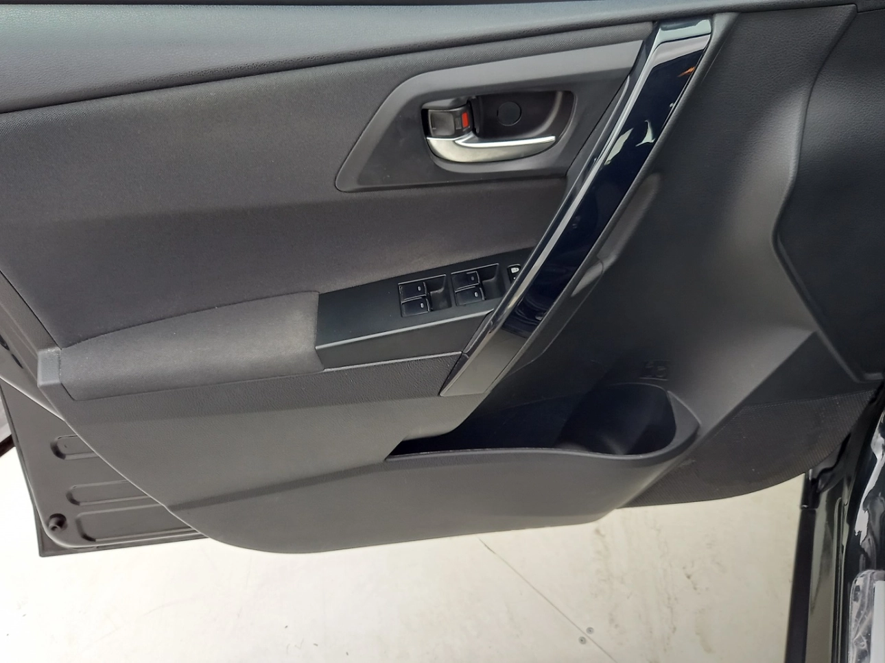 TOYOTA AURIS HYBRID Hatchback 2018