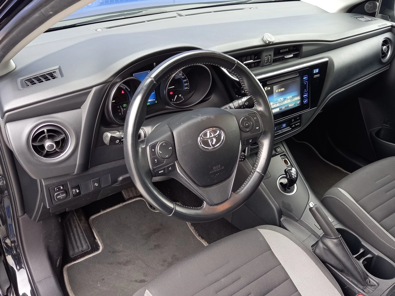 TOYOTA AURIS HYBRID Hatchback 2018