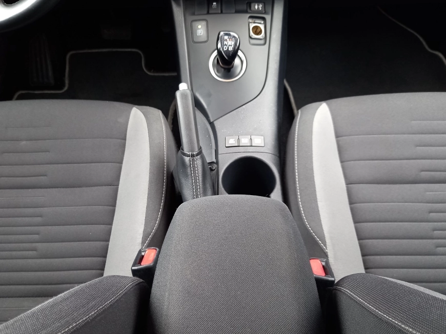 TOYOTA AURIS HYBRID Hatchback 2018