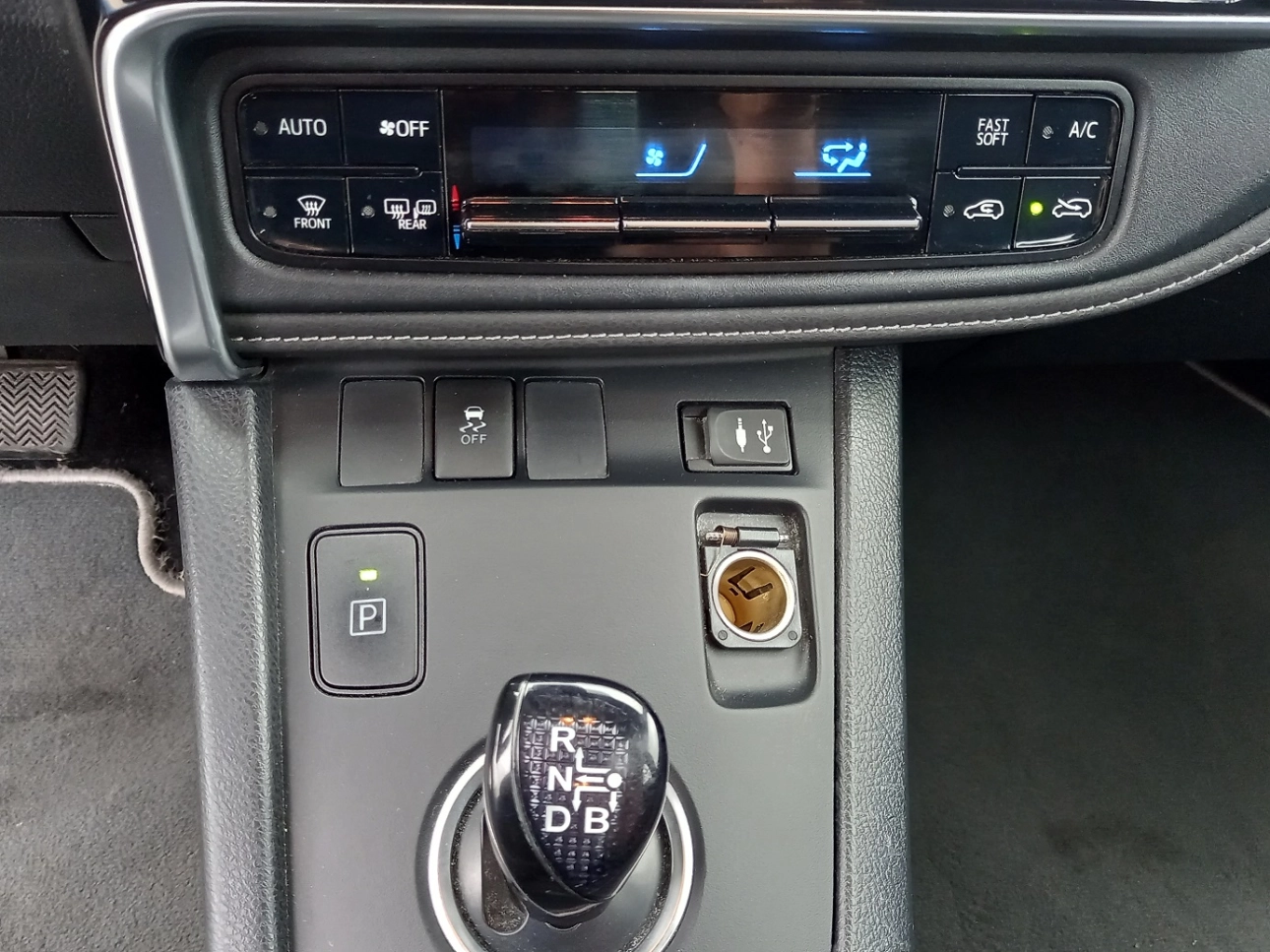 TOYOTA AURIS HYBRID Hatchback 2018