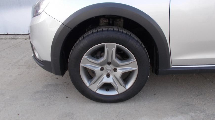 DACIA SANDERO STEPWAY Hatchback 2017