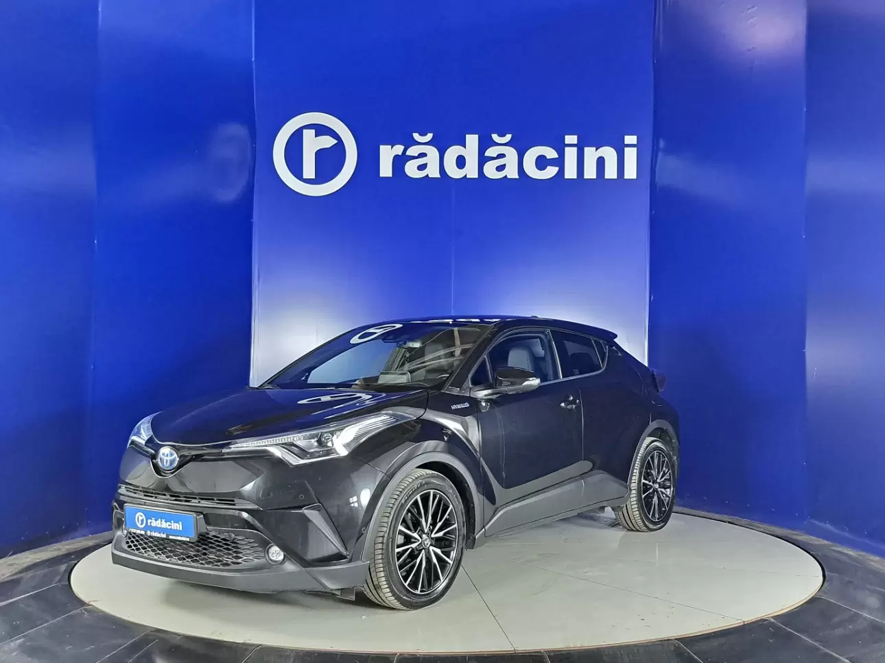 TOYOTA C-HR SUV 2017