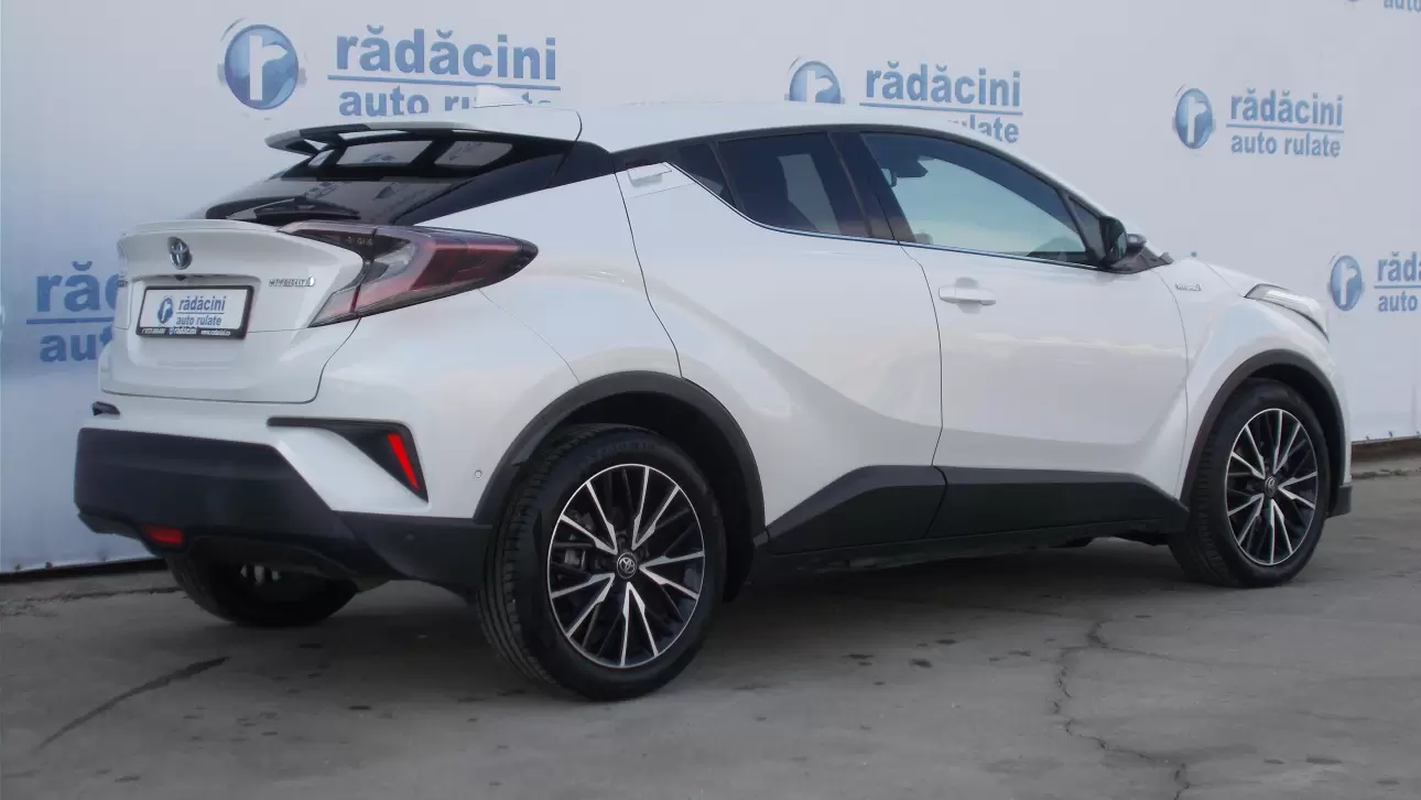 TOYOTA C-HR HYBRID SUV 2018