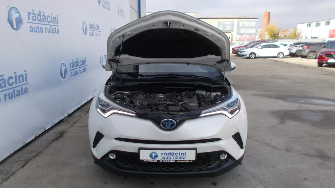 TOYOTA C-HR HYBRID SUV 2018