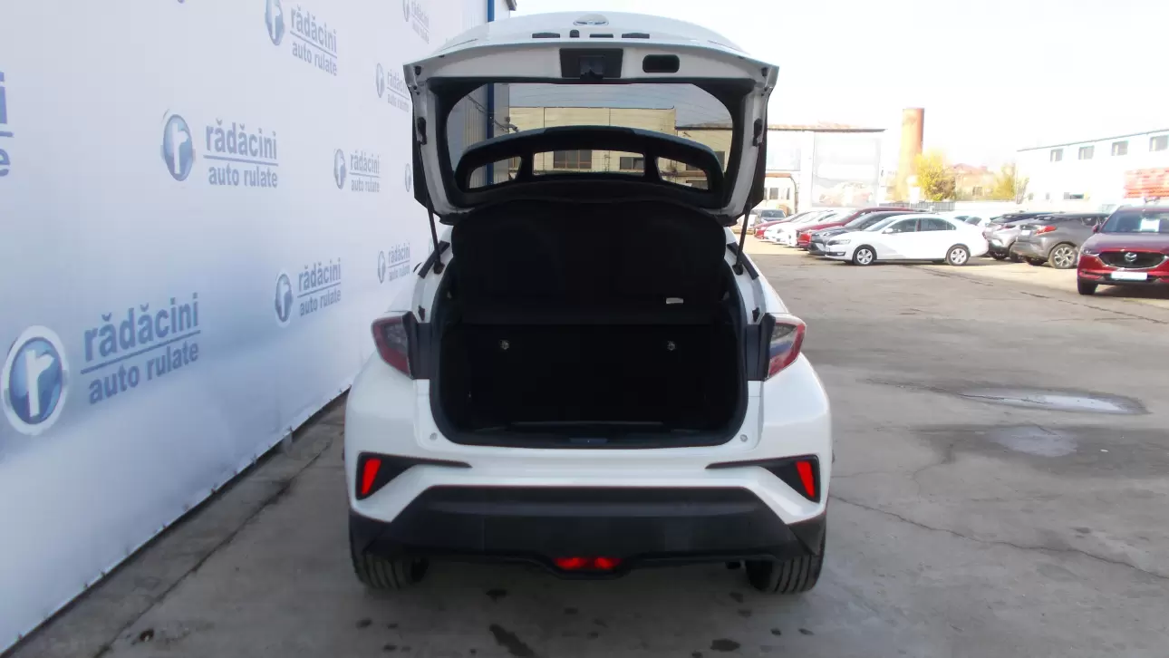 TOYOTA C-HR HYBRID SUV 2018