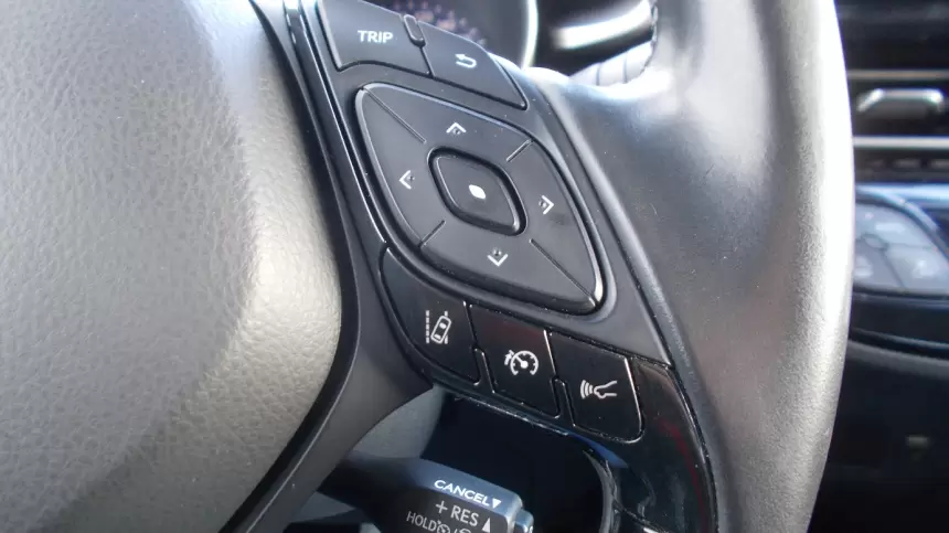TOYOTA C-HR SUV 2019