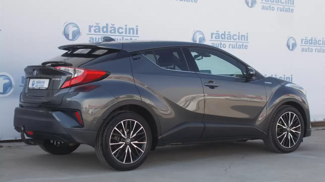 TOYOTA C-HR SUV 2018