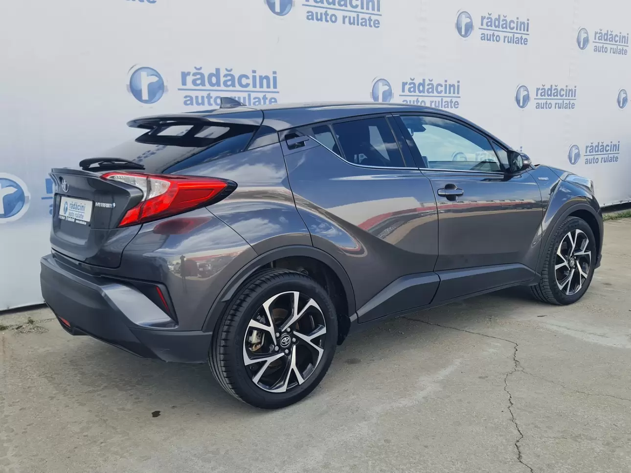 TOYOTA C-HR SUV 2018