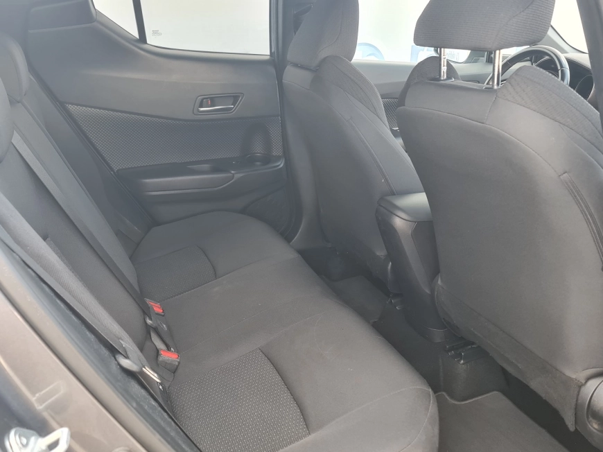 TOYOTA C-HR SUV 2018