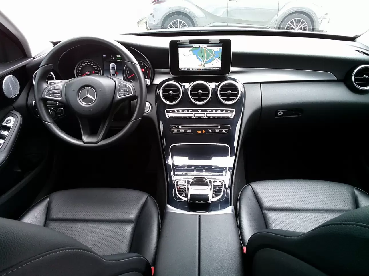 MERCEDES BENZ  C 350 e Sedan 2017