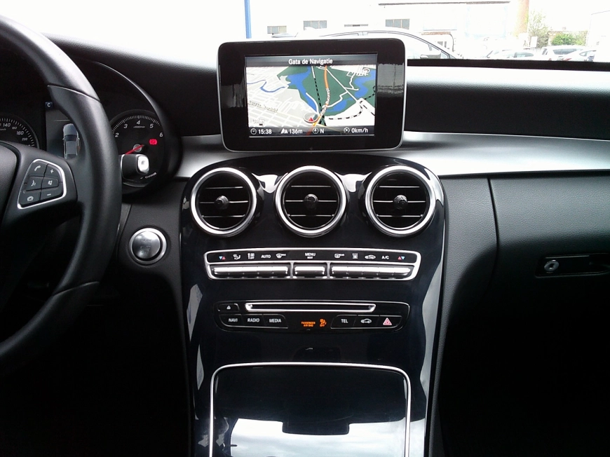 MERCEDES BENZ  C 350 e Sedan 2017