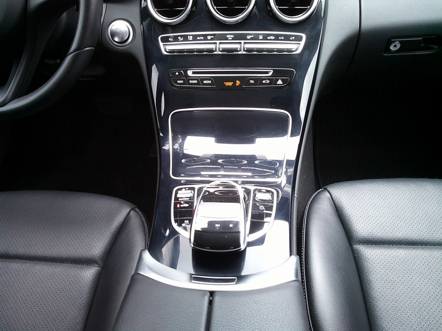 MERCEDES BENZ  C 350 e Sedan 2017