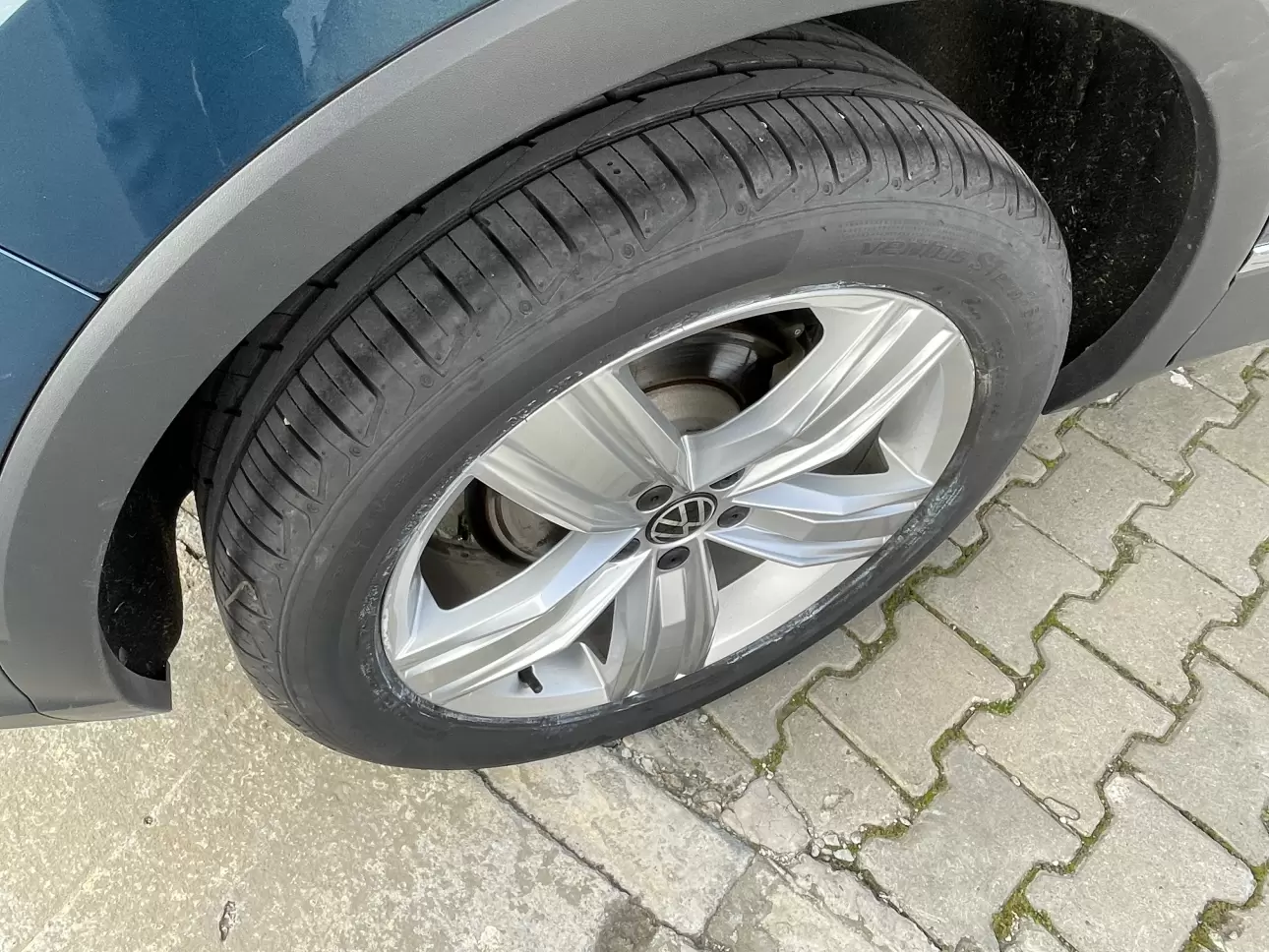 VOLKSWAGEN TIGUAN Hatchback 2022