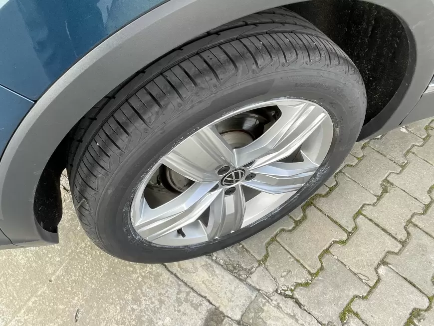 VOLKSWAGEN TIGUAN Hatchback 2022