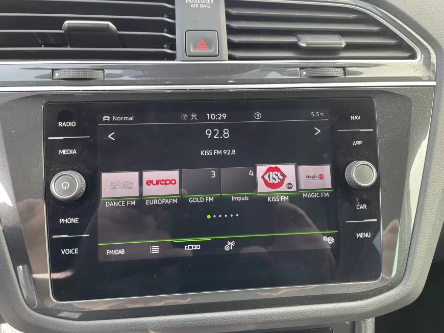 VOLKSWAGEN TIGUAN Hatchback 2022