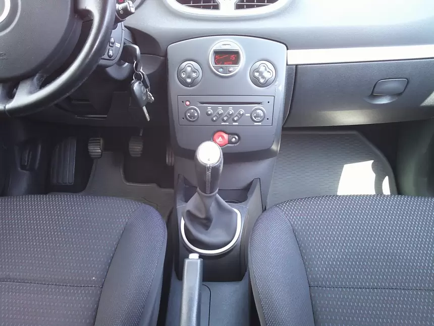 RENAULT CLIO Hatchback 2007