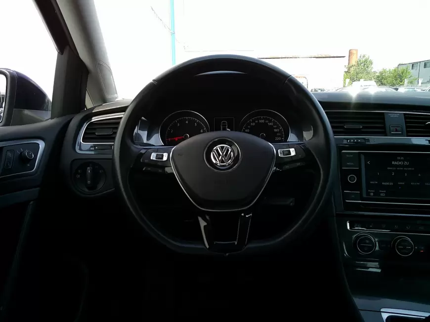 VOLKSWAGEN GOLF Hatchback 2018