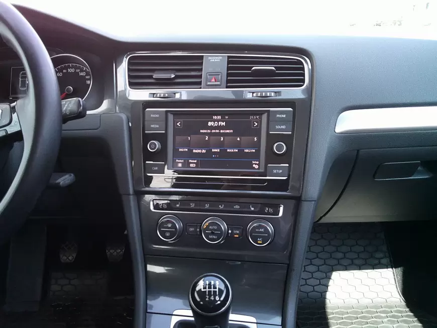 VOLKSWAGEN GOLF Hatchback 2018
