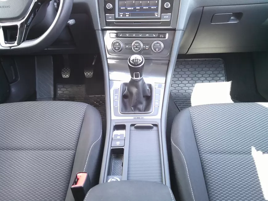 VOLKSWAGEN GOLF Hatchback 2018