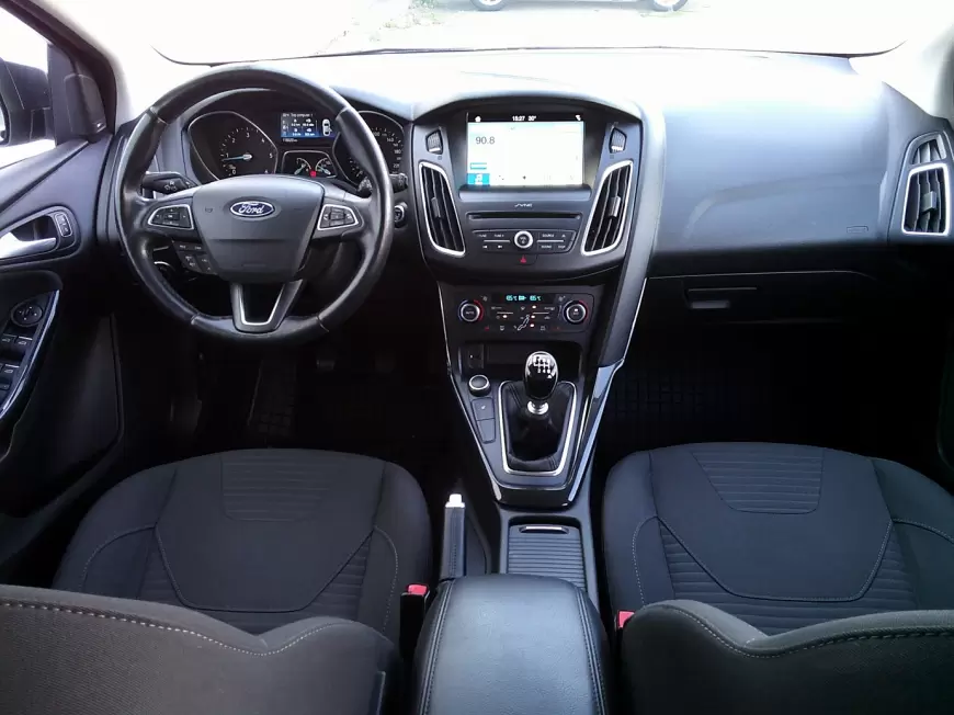 FORD FOCUS Hatchback 2017