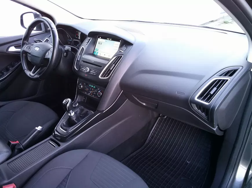 FORD FOCUS Hatchback 2017