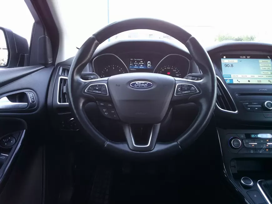 FORD FOCUS Hatchback 2017