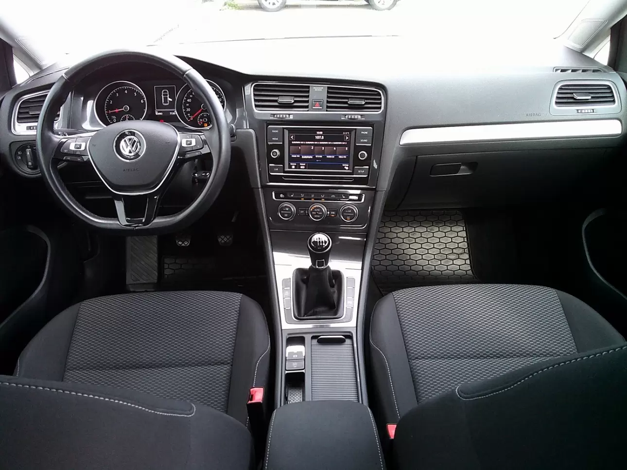 VOLKSWAGEN GOLF Hatchback 2018