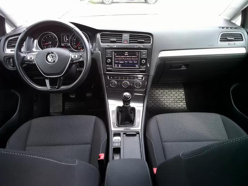 VOLKSWAGEN GOLF Hatchback 2018