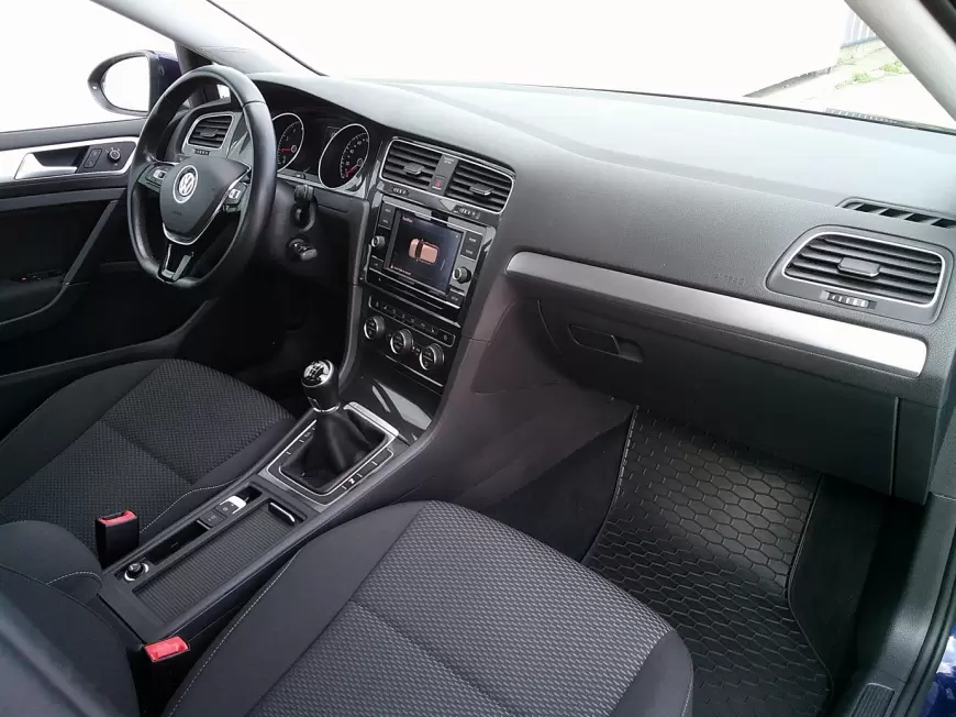 VOLKSWAGEN GOLF Hatchback 2018
