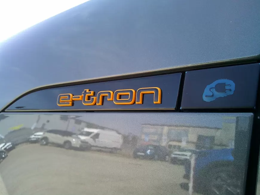 AUDI E-TRON SUV 2022