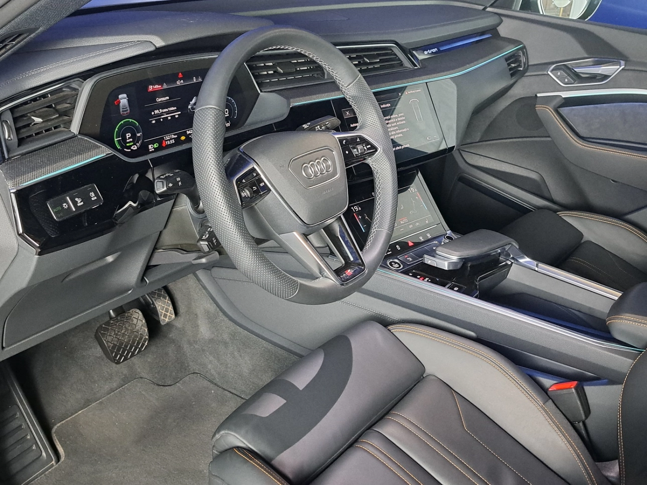 AUDI E-TRON SUV 2022