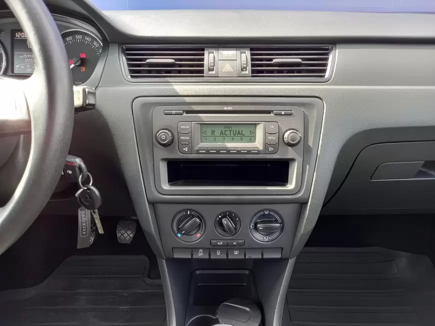SKODA RAPID Hatchback 2013