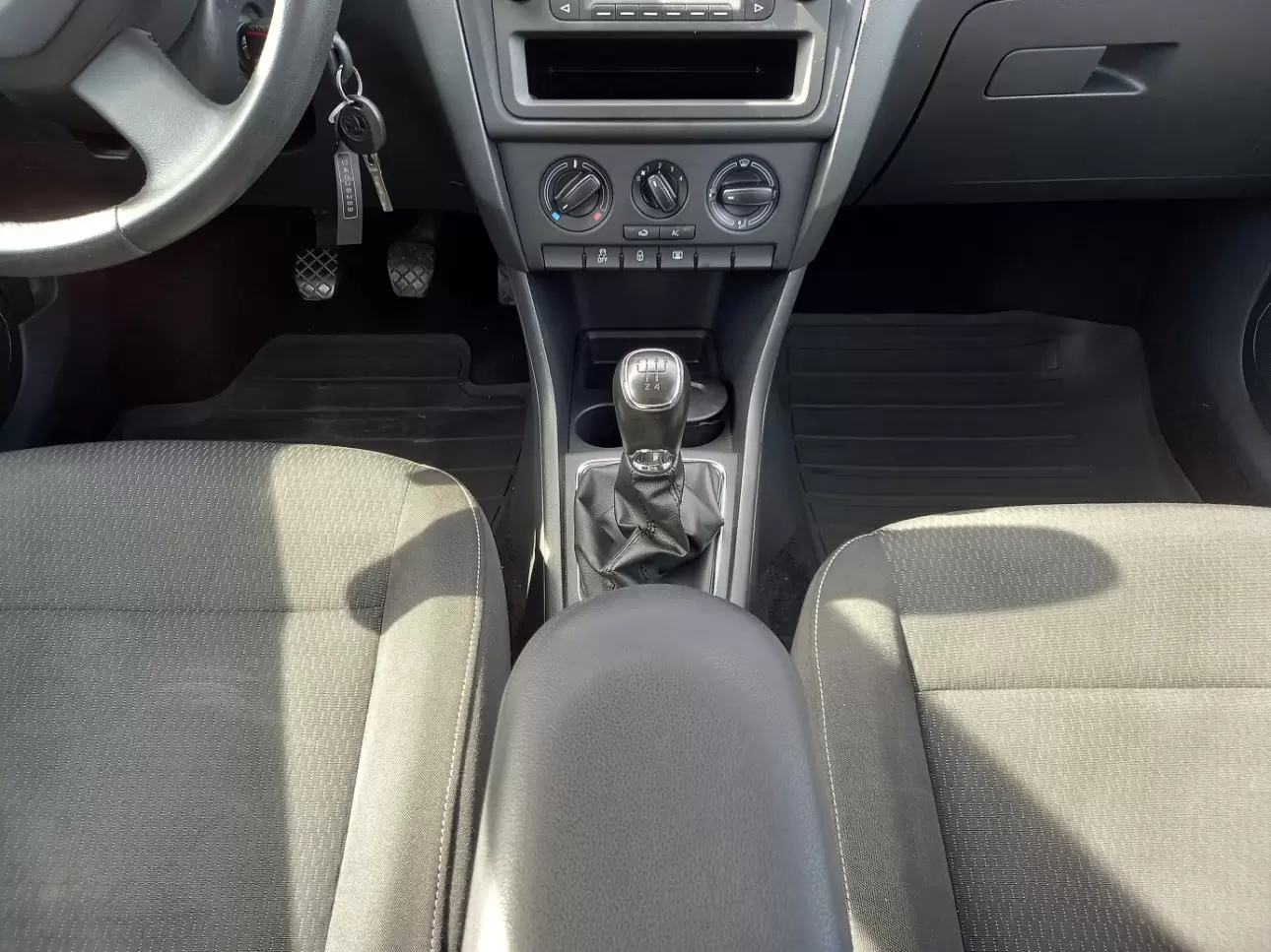SKODA RAPID Hatchback 2013