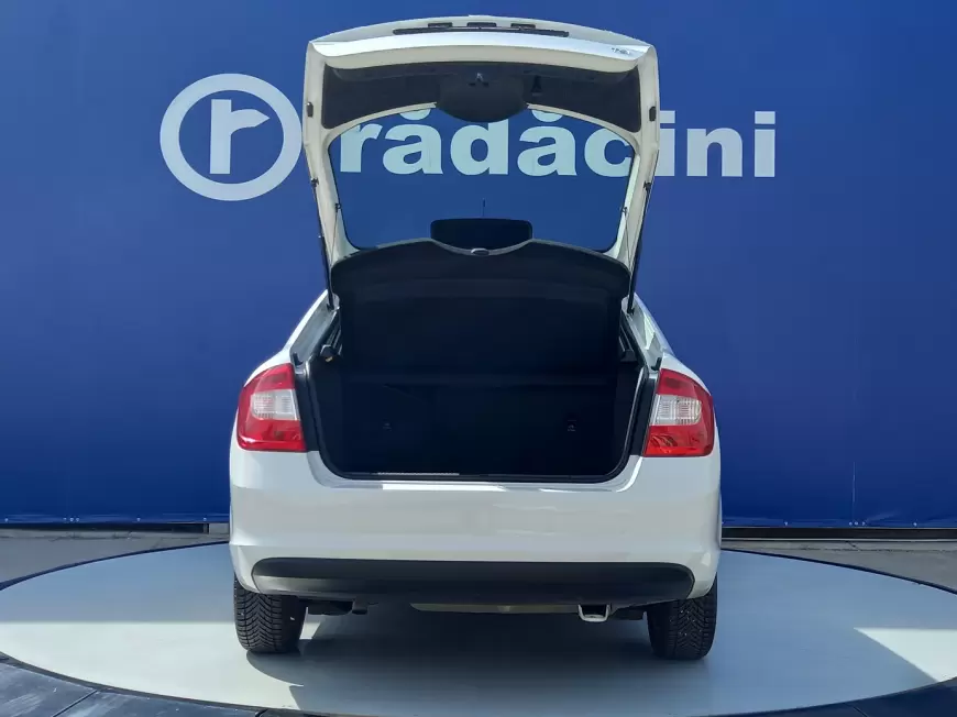 SKODA RAPID Hatchback 2013