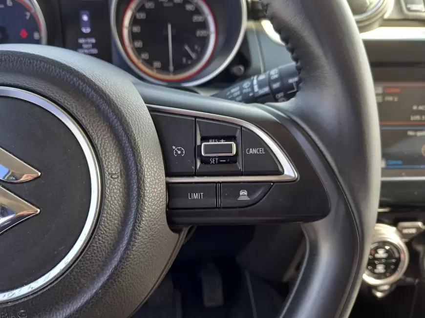 SUZUKI SWIFT Hatchback 2017